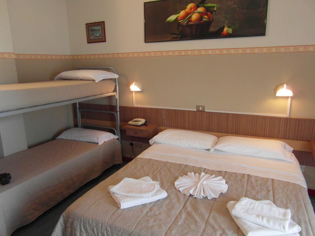 Hotel Palace Cesenatico Exterior photo